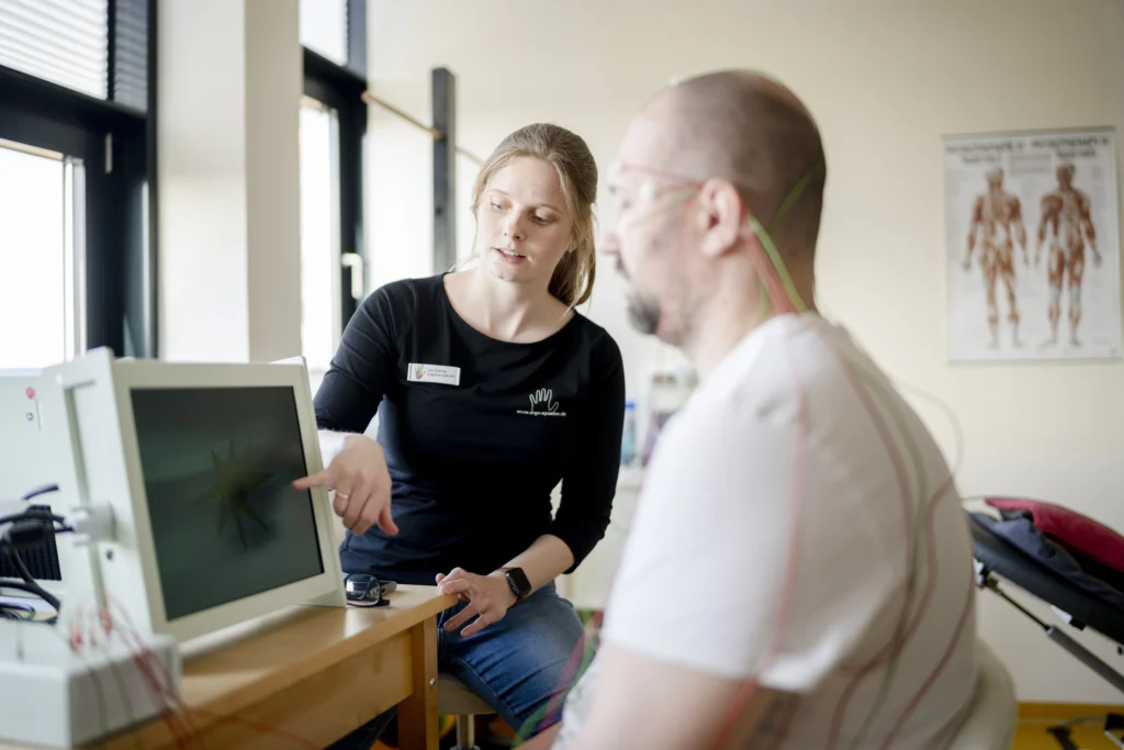 Patient bei der Neurofeedback-Behandlung